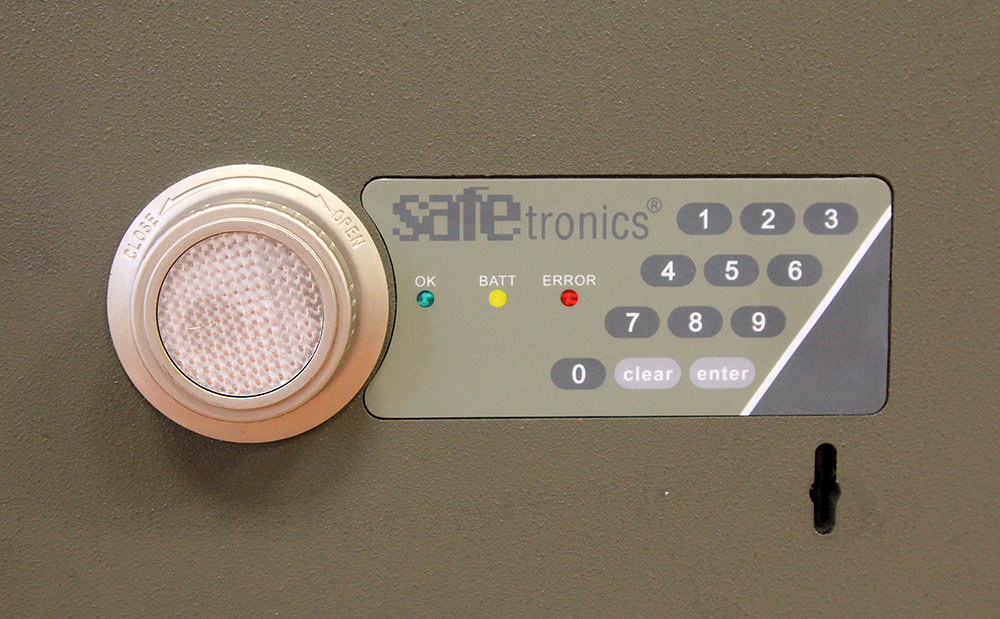 Взломостойкий сейф 1 класса Safetronics NTR-22MES